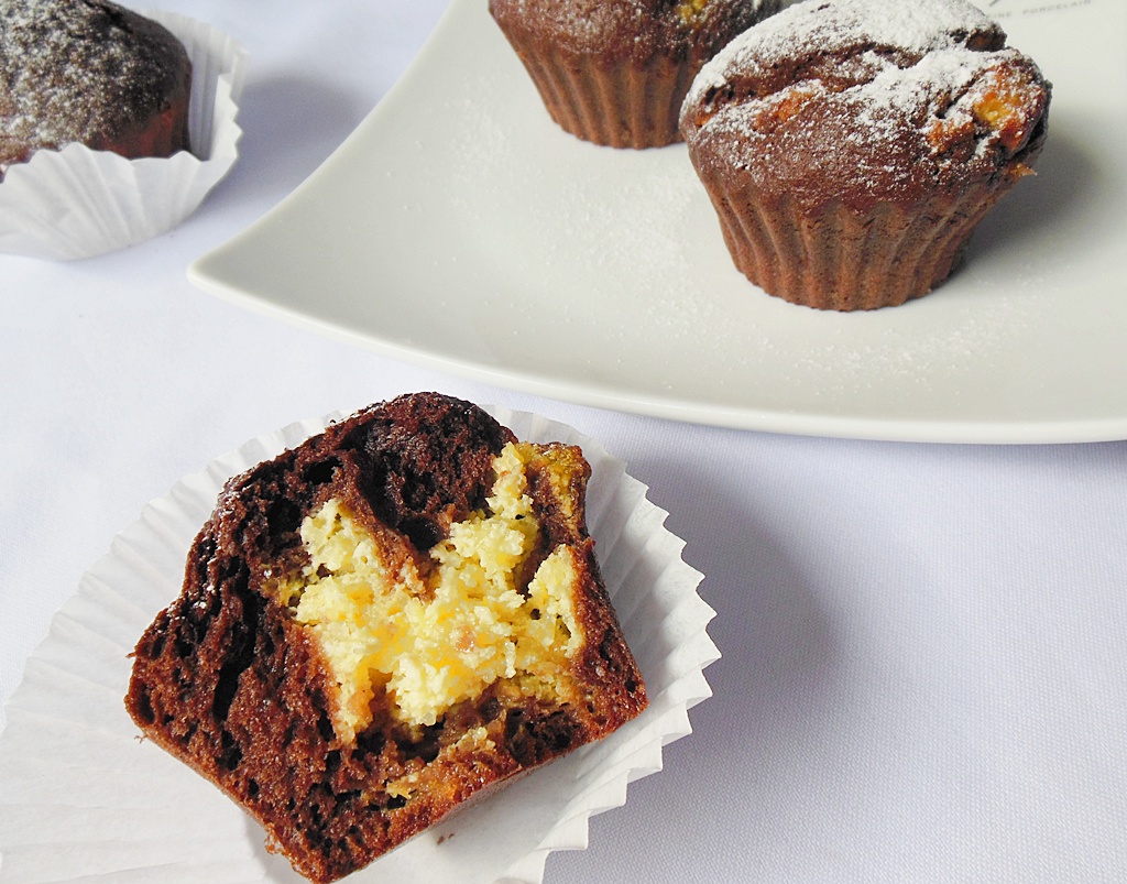 Muffins cu cacao si branza