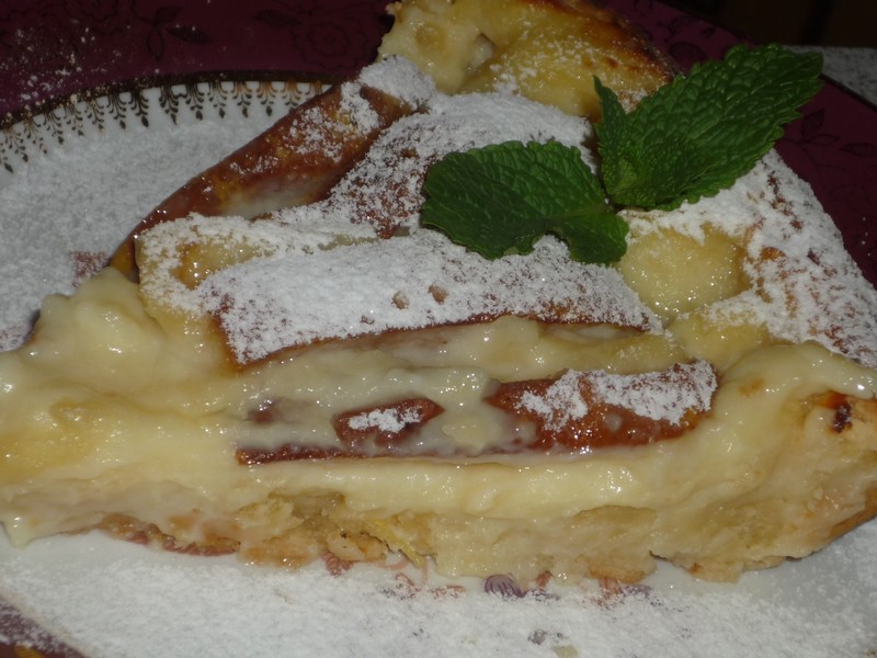 Tarta cu pere si crema de vanilie