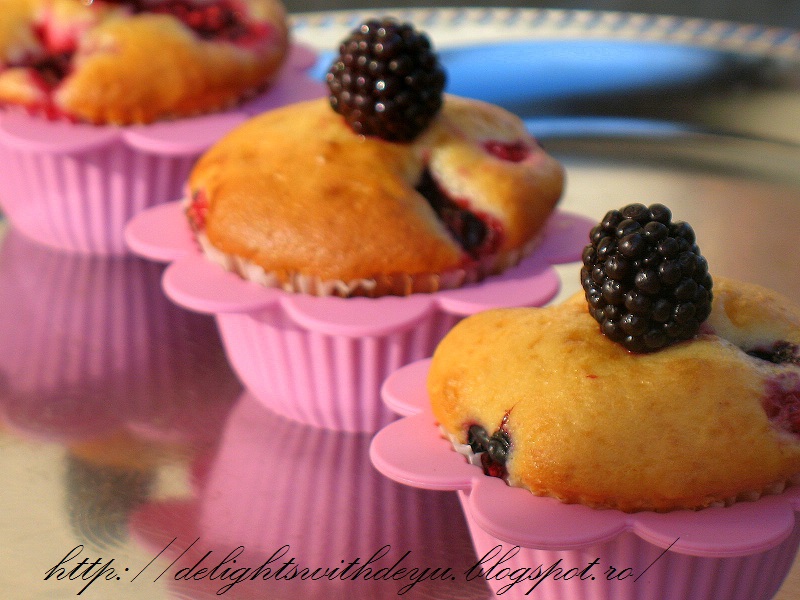 Muffins cu fructe de padure