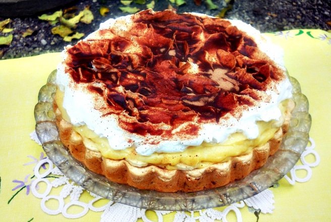 Tarta cu banane,nuci si crema de vanilie