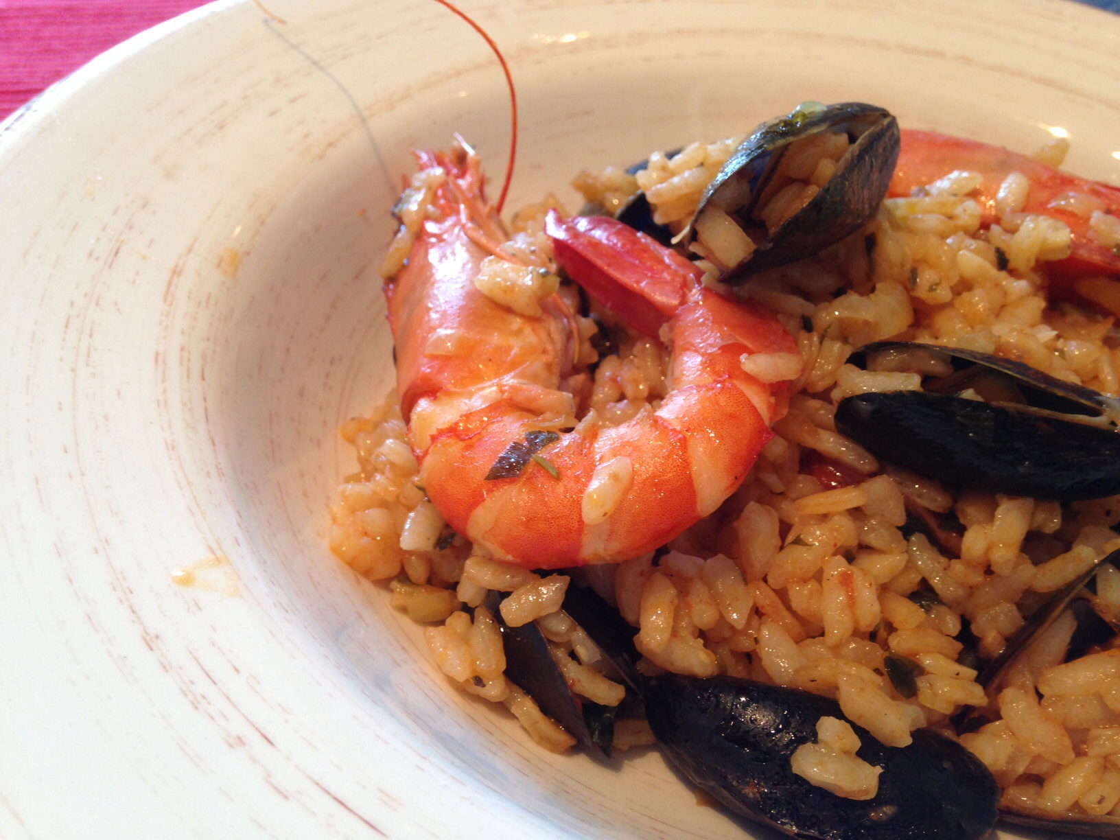 Paella cu fructe de mare