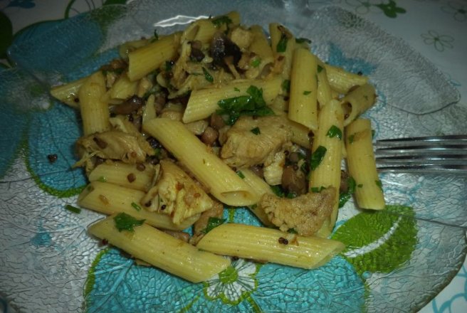 Penne cu piept de pui si ciuperci