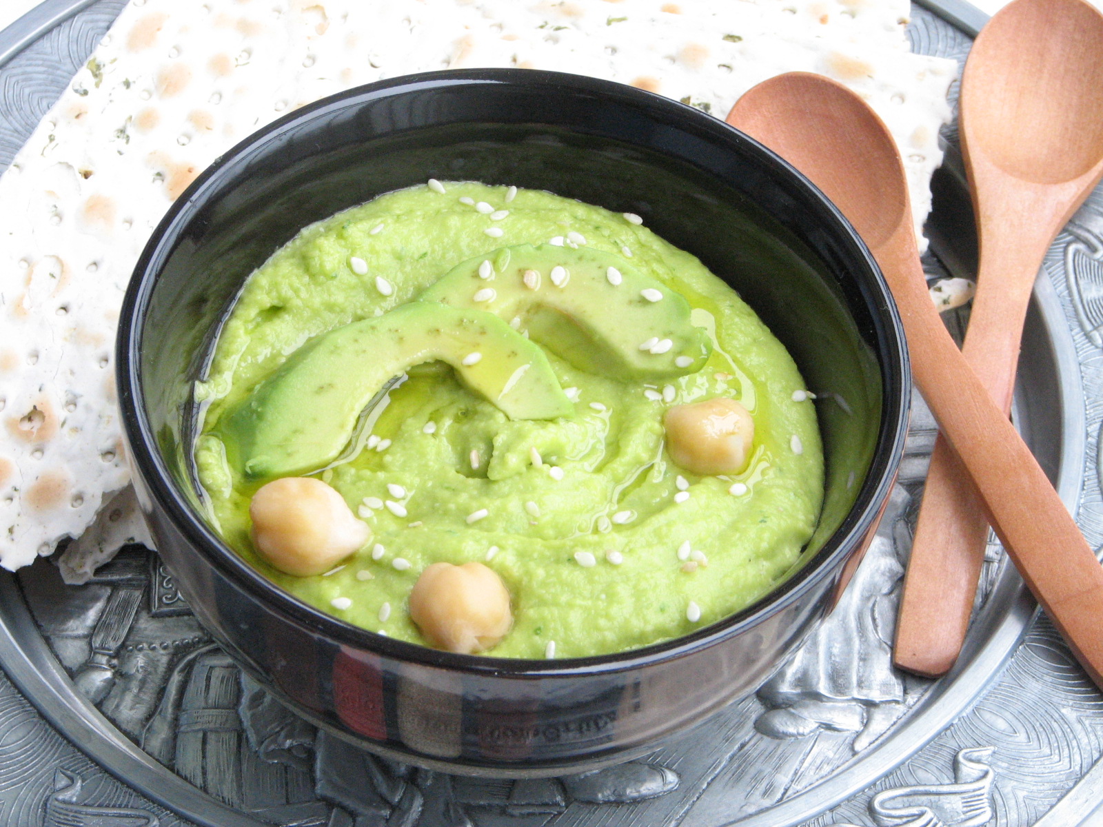 Hummus cu avocado