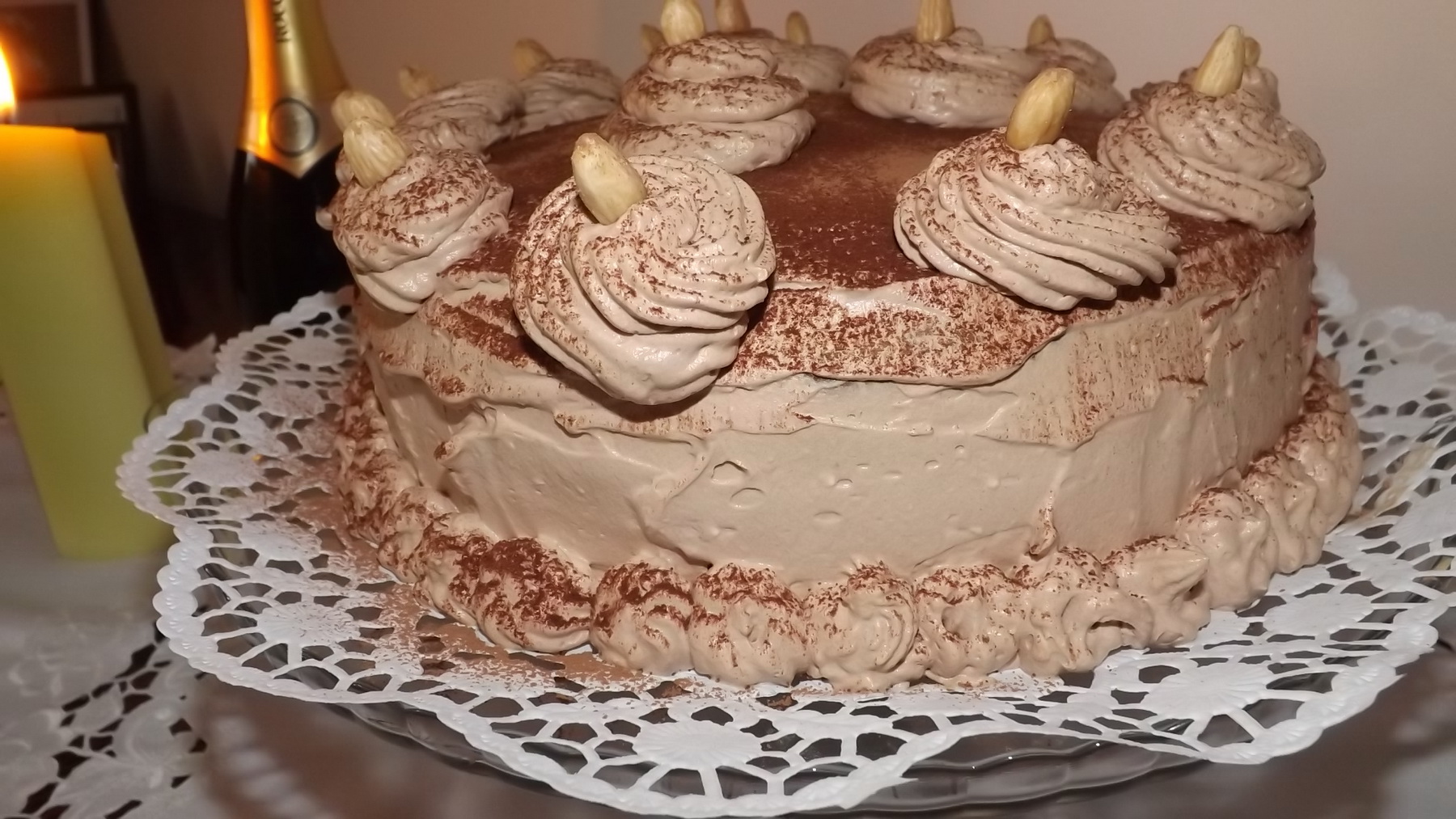 Tort cu migdale, crema de lapte si ganache