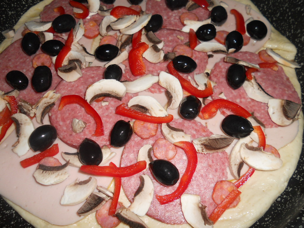 Pizza cu ciuperci