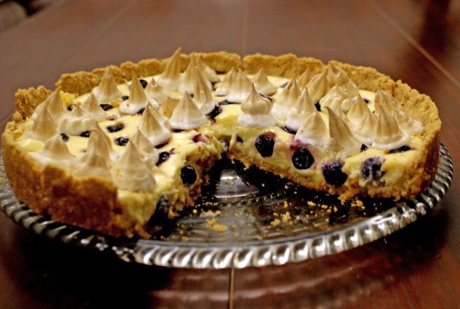 Tarta cu crema de lamâie, bezea si blat de biscuit