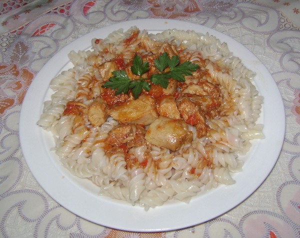 Fusilli cu piept de pui