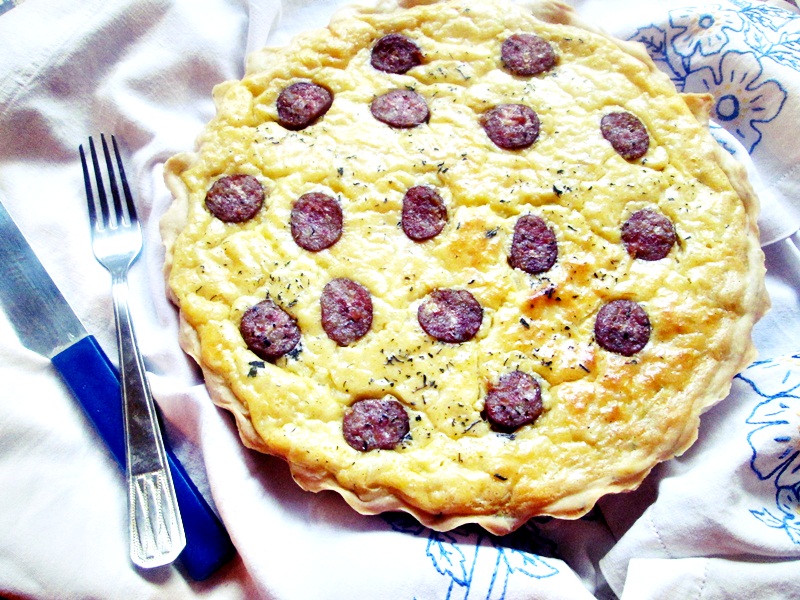Tarta cu ceapa si carnat afumat