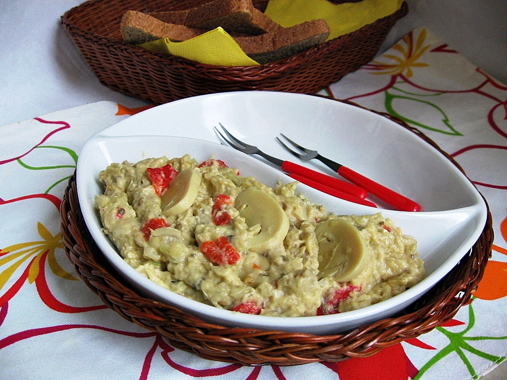 Salata de vinete cu ciuperci, ardei copt si maioneza