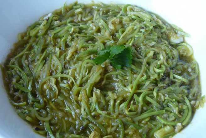 Spaghete de dovlecel cu usturoi la cuptor