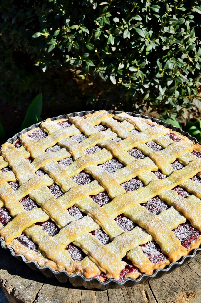 Tarta cu zmeura si capsuni