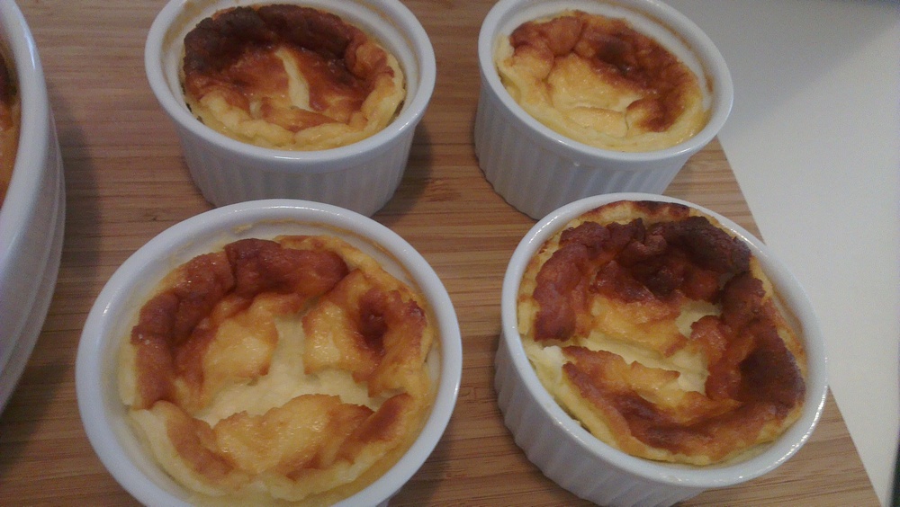 Mini cheesecake cu dulceata de capsuni