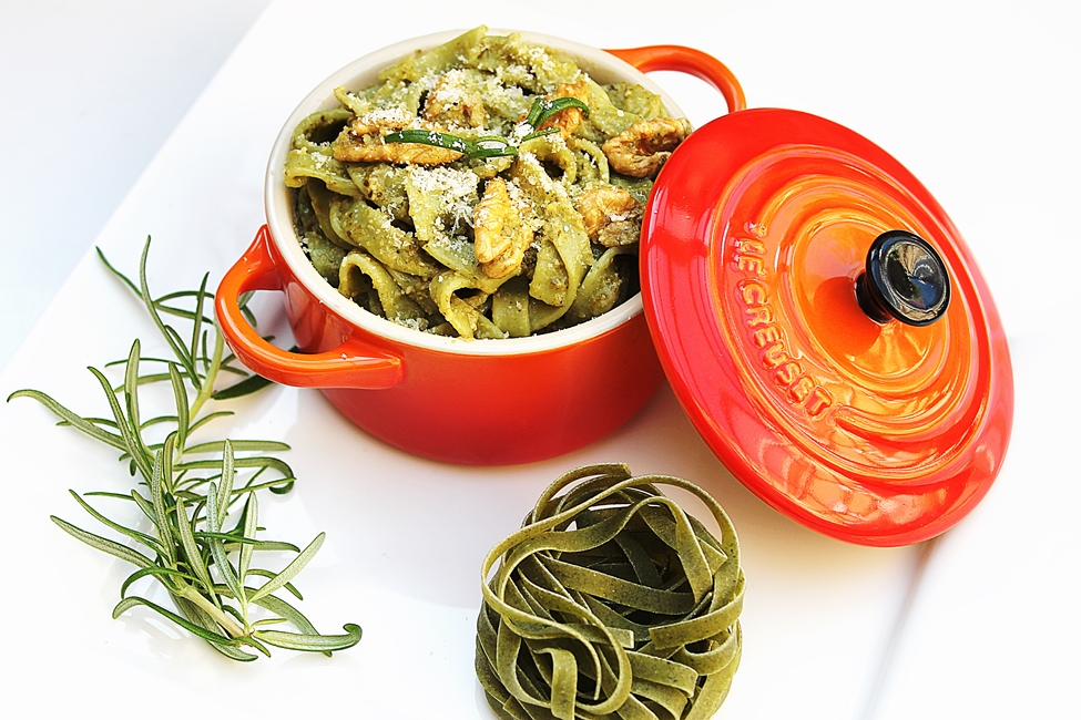 Tagliatelle cu spanac in sos pesto