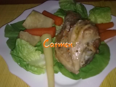 Legume sote cu copane de curcan.