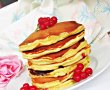 Pancakes cu coacaze rosii-1