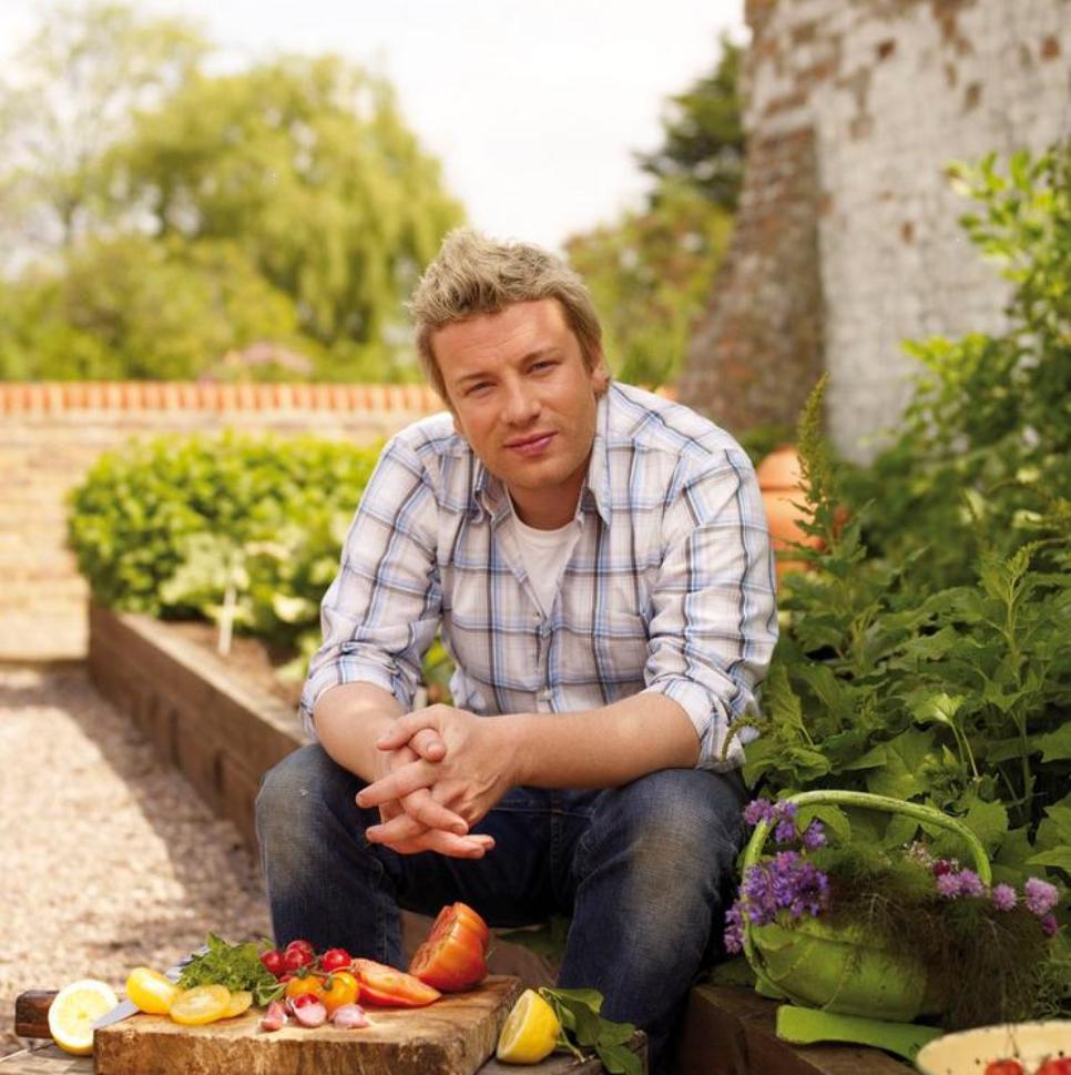 Jamie Oliver in iulie la Tv Paprika