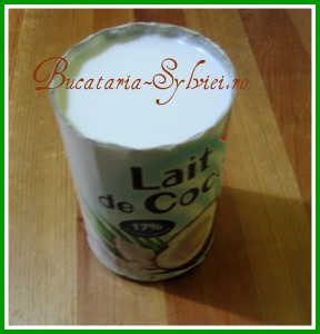 Clatite cu lapte de cocos