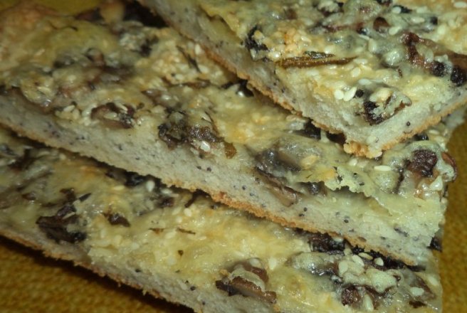 Focaccia cu ciuperci si cascaval