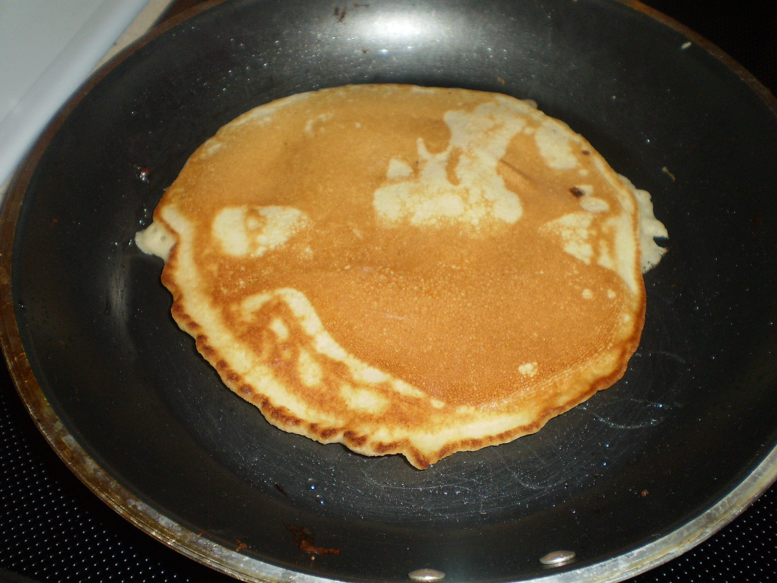 Pancakes cu dulceata de afine si inghetata