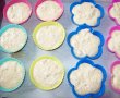 Cupcakes cu crema de vanilie si capsuni-4