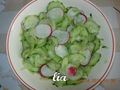 Salata usoara de castraveti