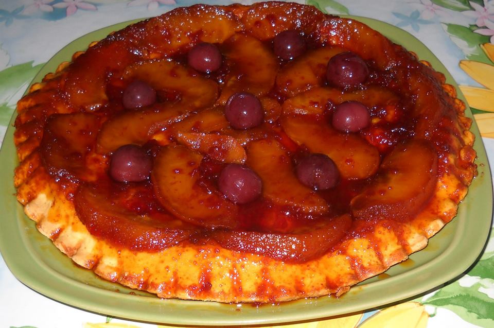 Tarta cu mere caramelizate