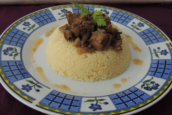 Cuscus cu tocanita de ficatei,inimi de pui si ciuperci