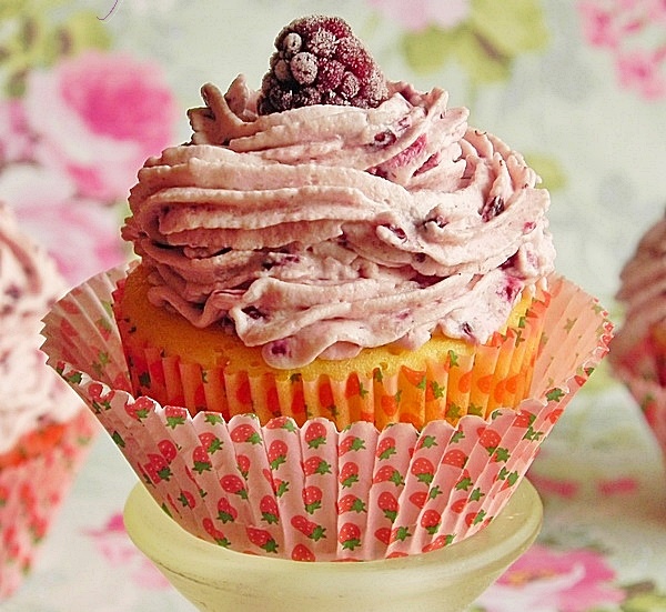 Cupcakes cu crema de mure