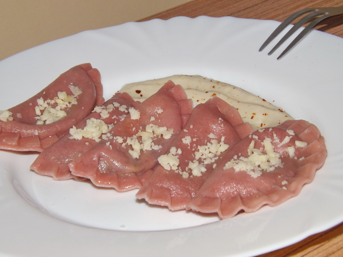 Ravioli de casa cu umplutura de branza si busuioc