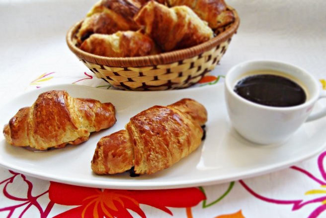 Croissante cu ciocolata