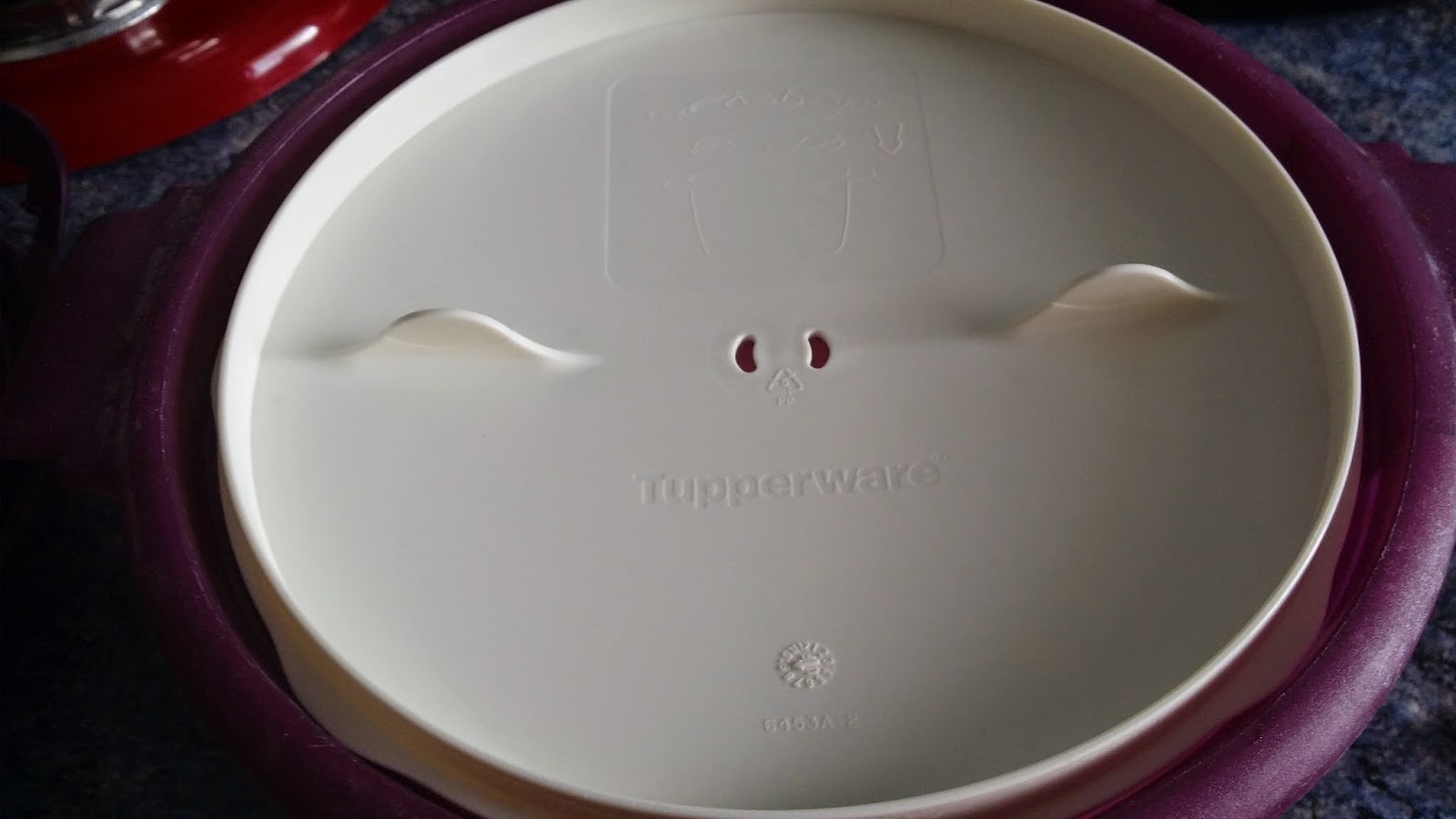 Orez simplu si délicios gatit in vas Tupperware