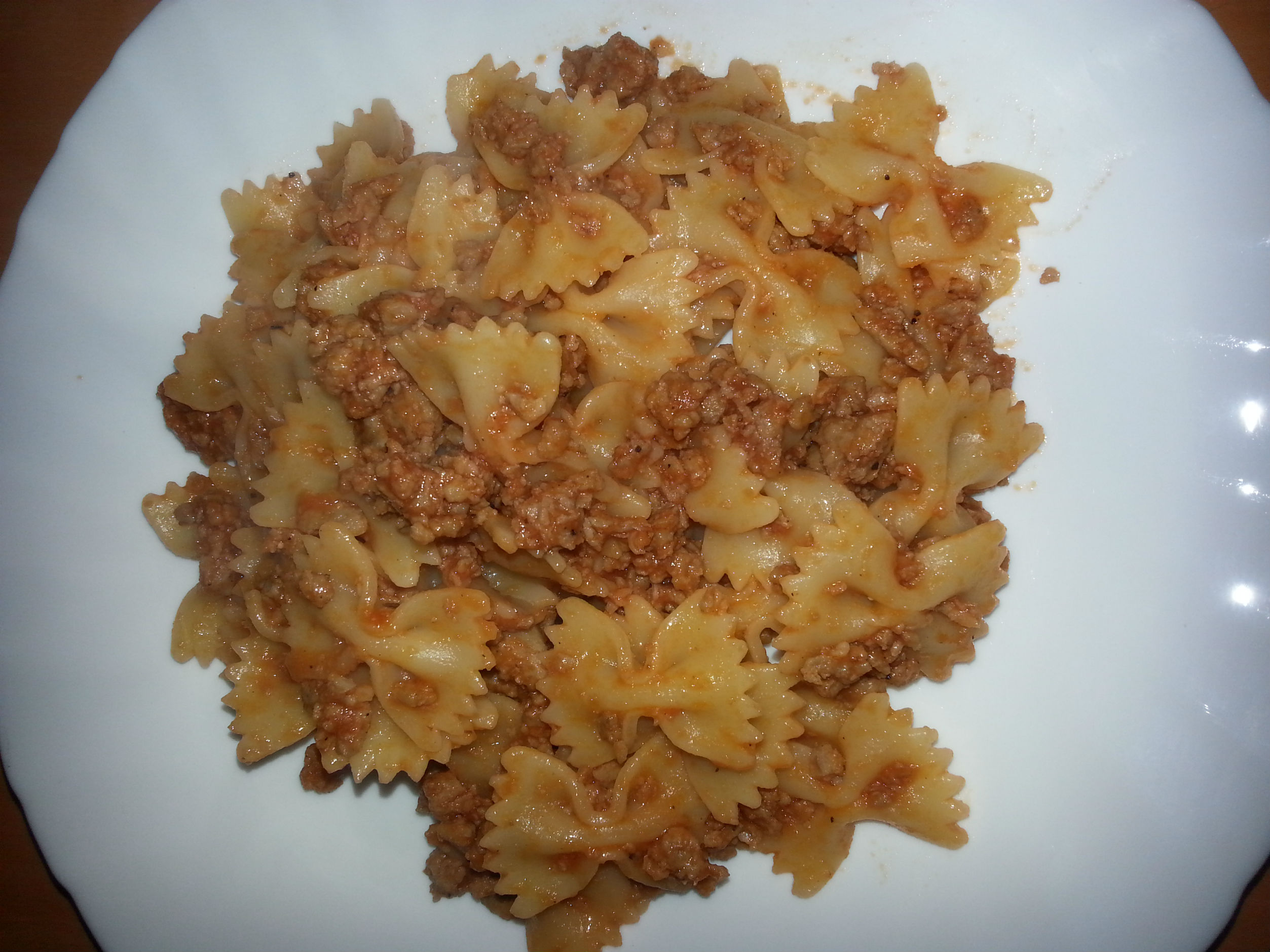 Farfalle cu salsiccia(carnat crud)