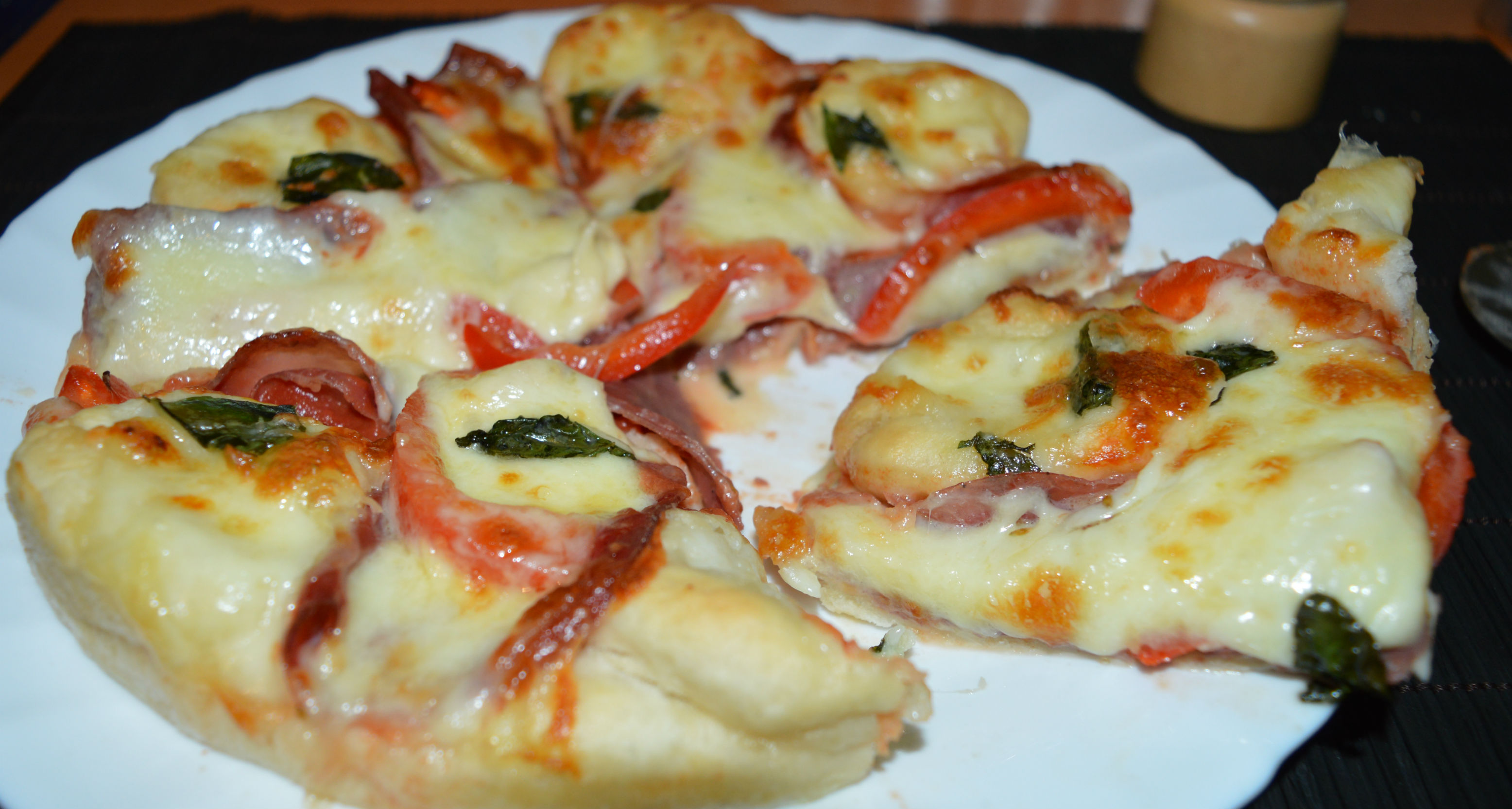 Pizza cu mozzarella