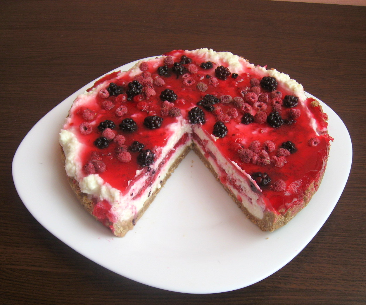 Cheesecake cu jeleu de fructe