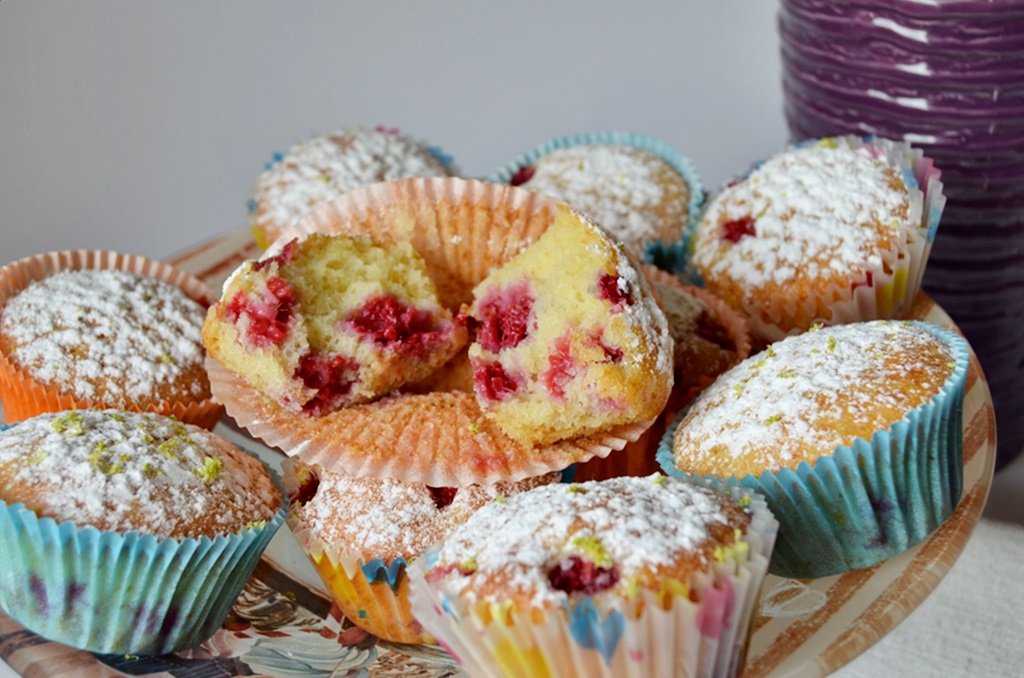 Muffins cu zmeura si lime