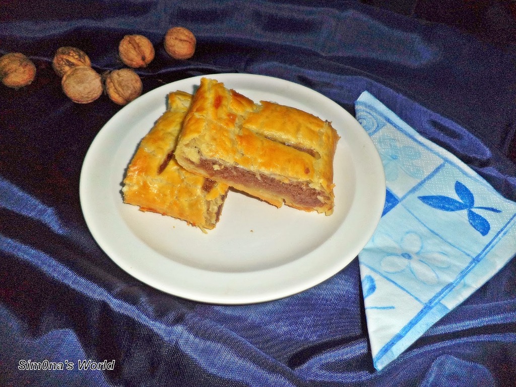 Strudel cu nuci, gem de gutui si cacao