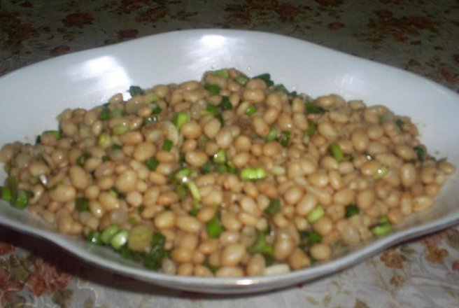 Salata de fasole uscata