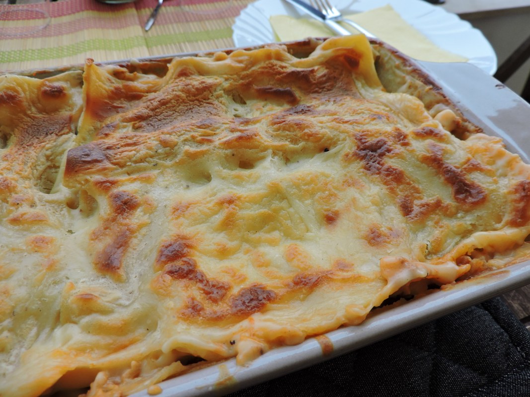 Lasagna cu sos bolognese si vinete