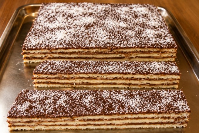 Desert prajitura cu foi si crema de cacao