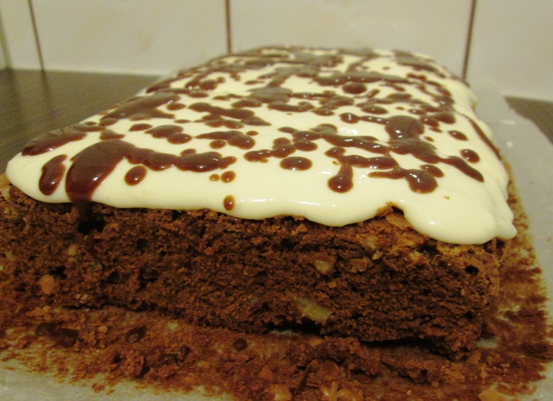 Brownie cu crema de branza