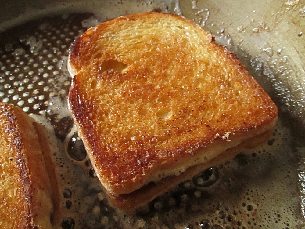 Sandwich prajit (Grilled cheese sandwich)