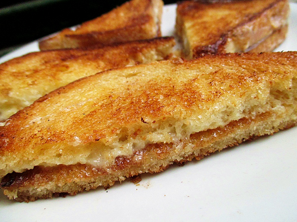 Sandwich prajit (Grilled cheese sandwich)