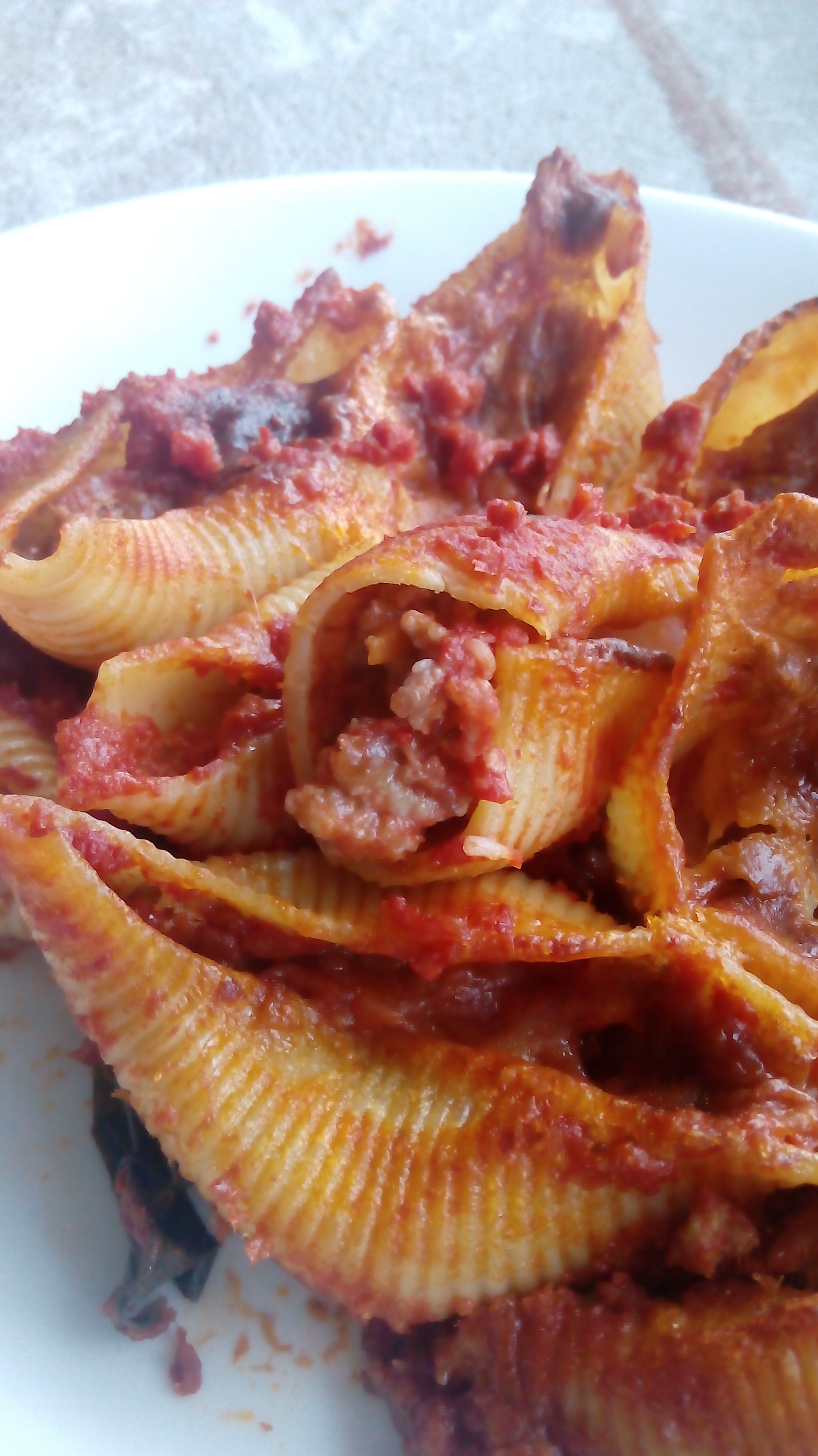 Paste conchiglioni (maxi scoici) umplute