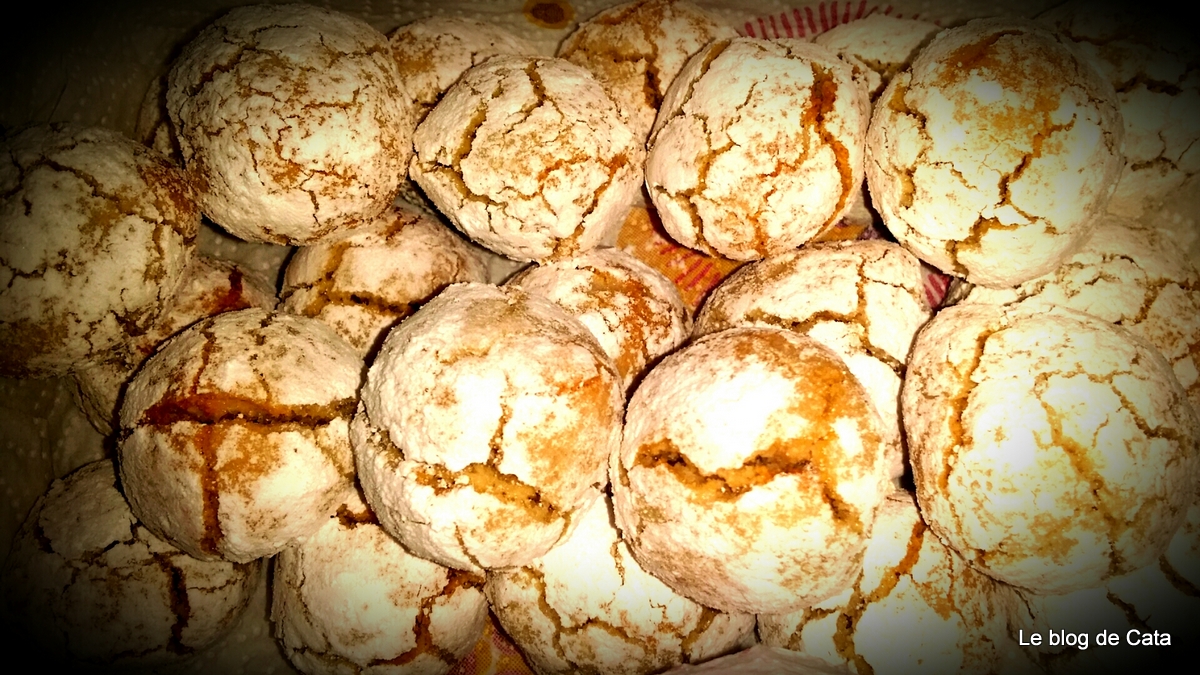 Biscuiti Amaretti cu piure de castane