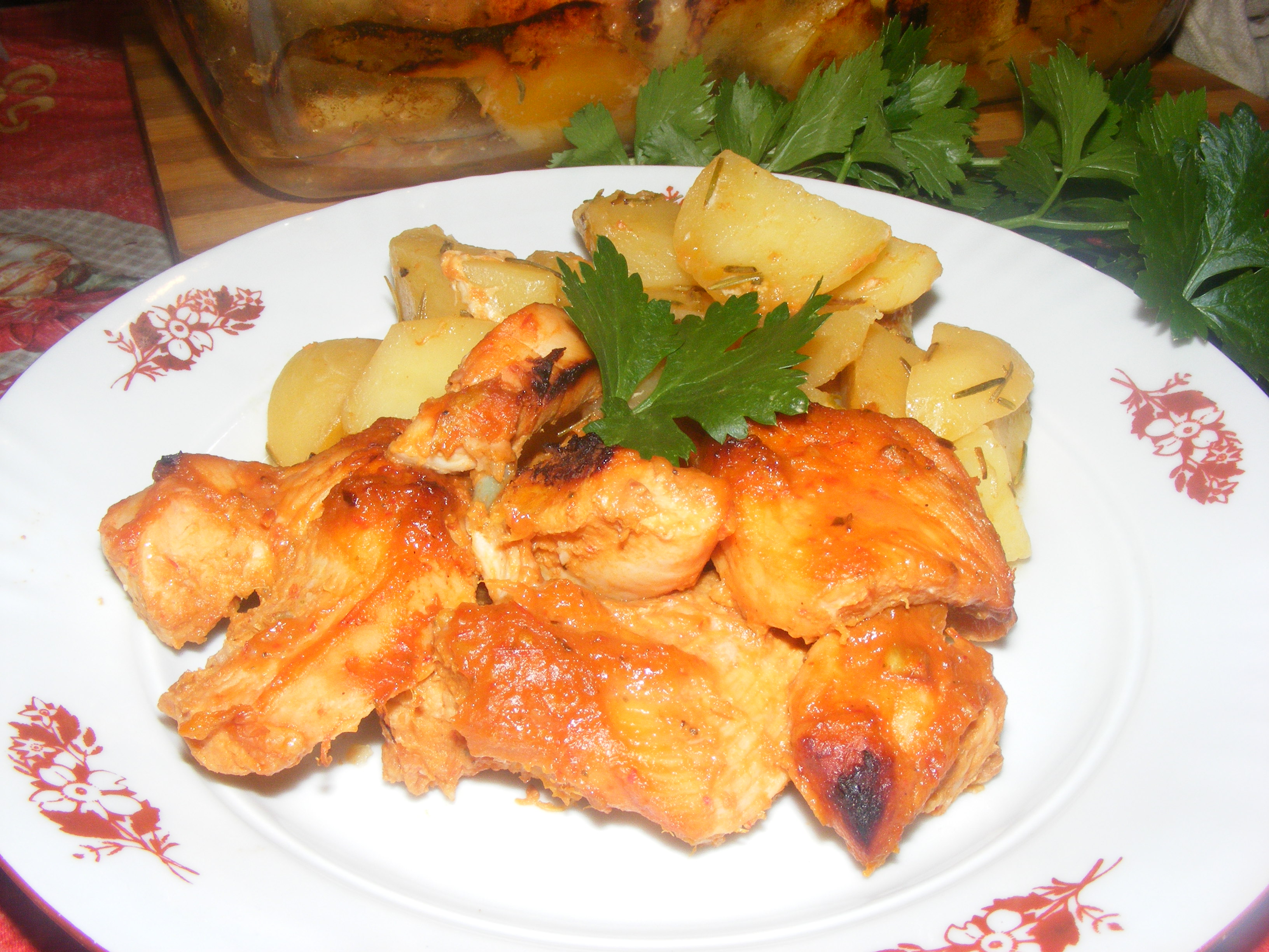 Sticky chicken - Cartofi cu rozmarin si piept de pui la cuptor