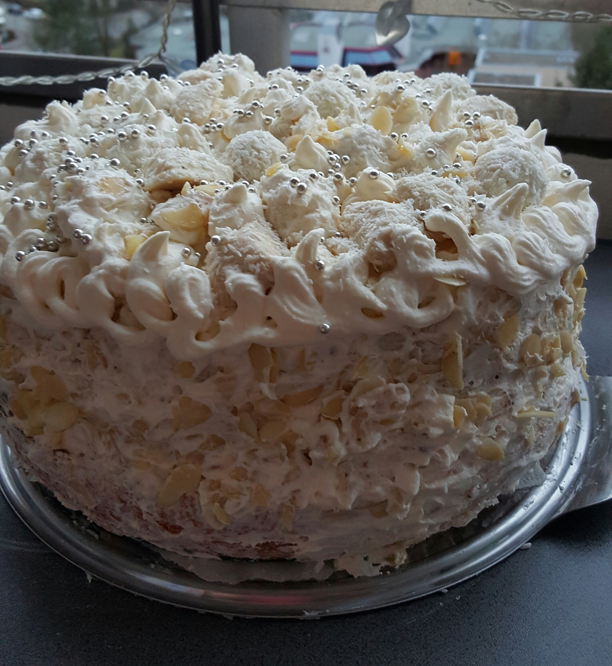 Tort Raffaelo