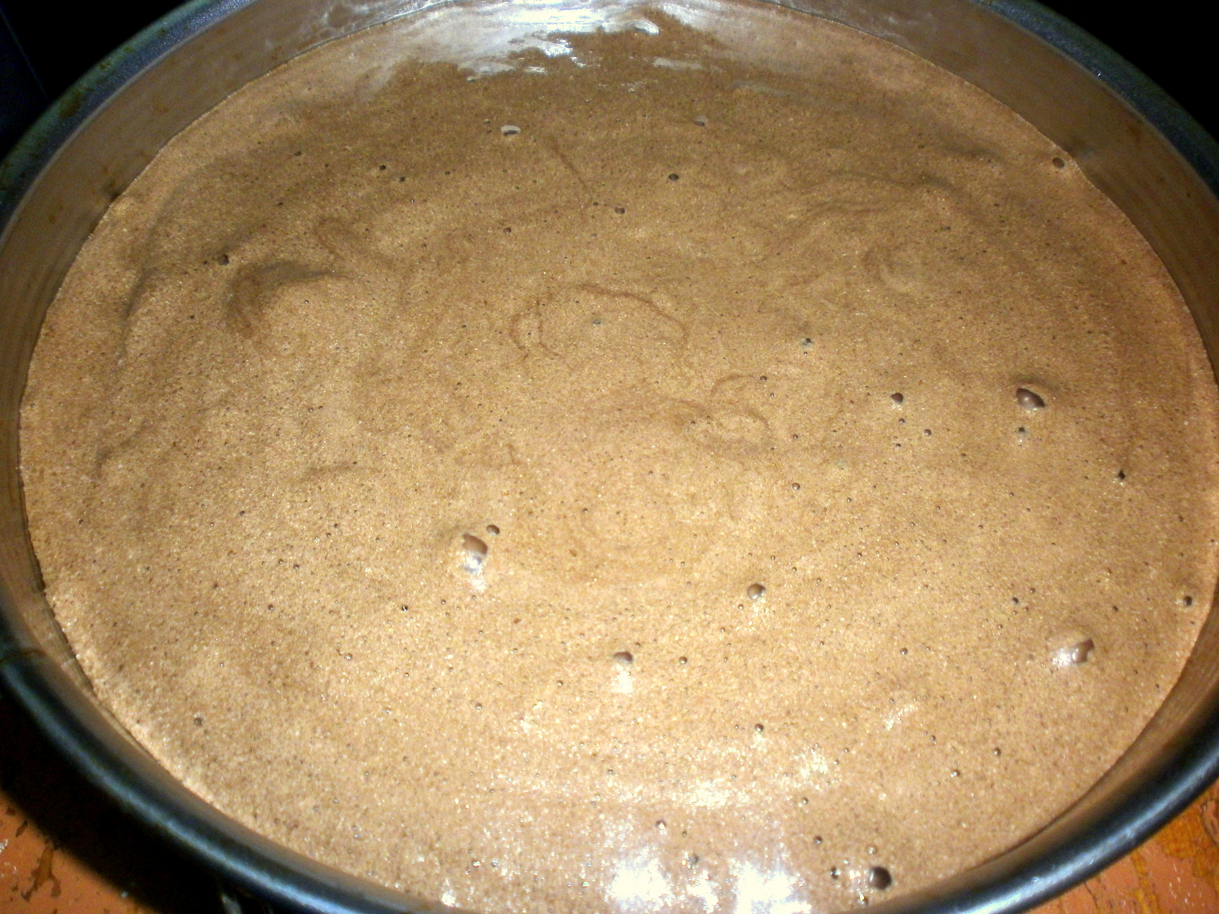 Tort aniversar cu crema de ganache cu nuci caramelizate