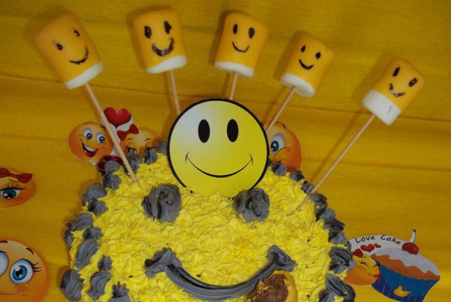 Smile cake pops