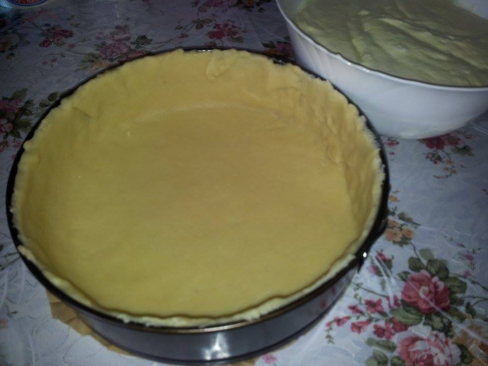 Tarta cu crema de branza si aluat fraged