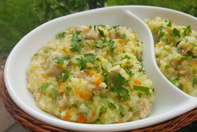 Pilaf de orez cu carne de porc si zucchini